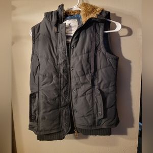 AMERICAN EAGLE OUTFITTERS WINTER VEST WOMENS XS FUR HOOD